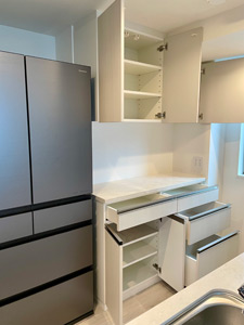 2025年10月3日の納品事例　食器棚　02