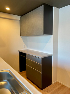 2025年12月6日の納品事例　食器棚　01