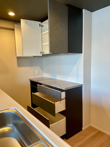 2025年12月6日の納品事例　食器棚　02